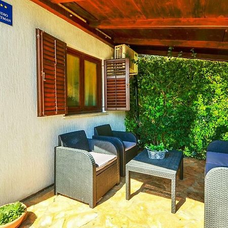 The Big Smile Apartments พูลา ภายนอก รูปภาพ