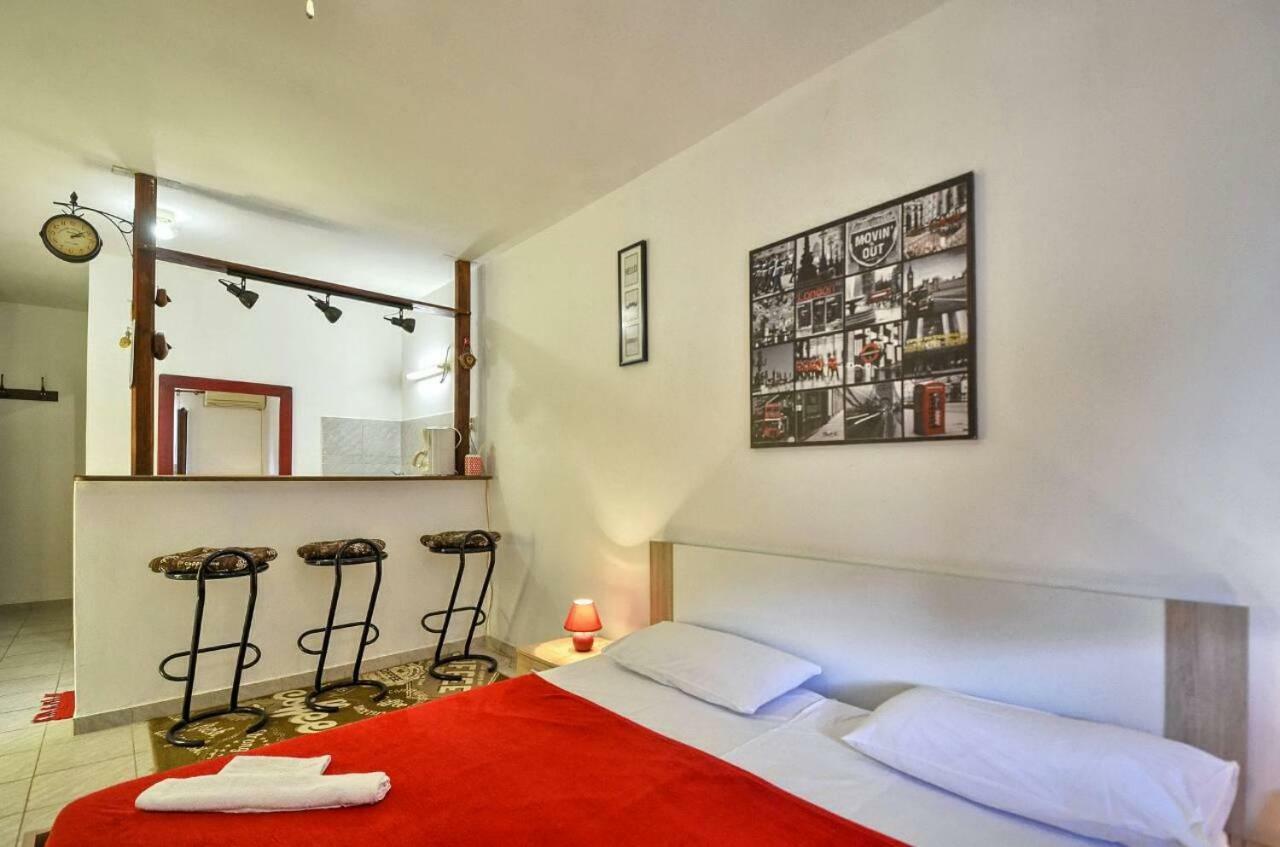 The Big Smile Apartments พูลา ภายนอก รูปภาพ